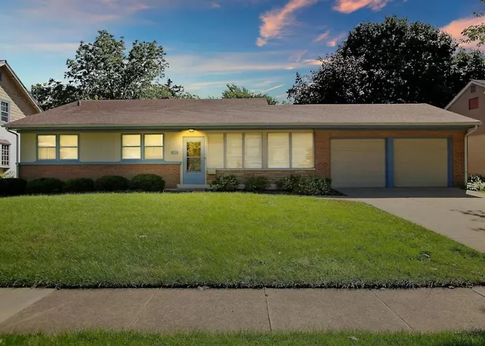 Сasa de vacaciones Dt With 2 Fireplaces By Navy Base Libertyville