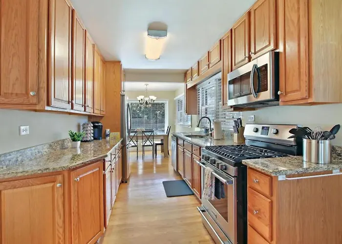 Dt With 2 Fireplaces By Navy Base