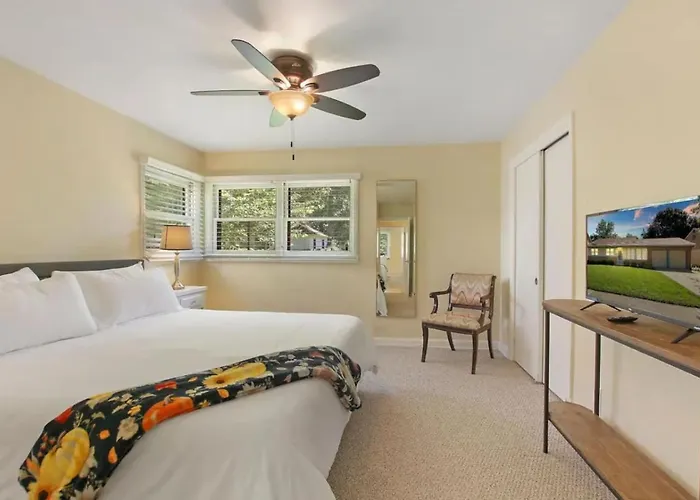 Сasa de vacaciones Dt With 2 Fireplaces By Navy Base Libertyville