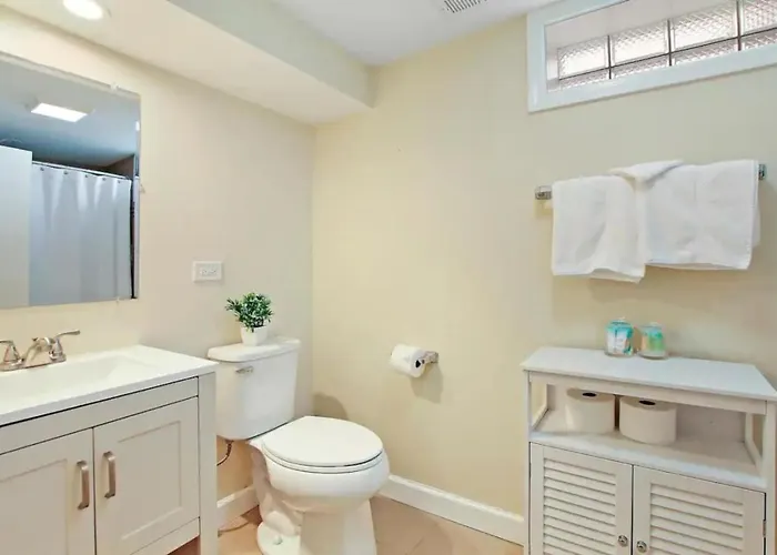 Dt With 2 Fireplaces By Navy Base *