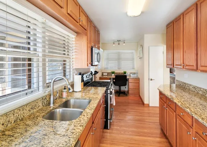 Dt With 2 Fireplaces By Navy Base Libertyville